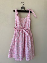 Load image into Gallery viewer, Pink Floral Hand-smocked summer dress #6 years
