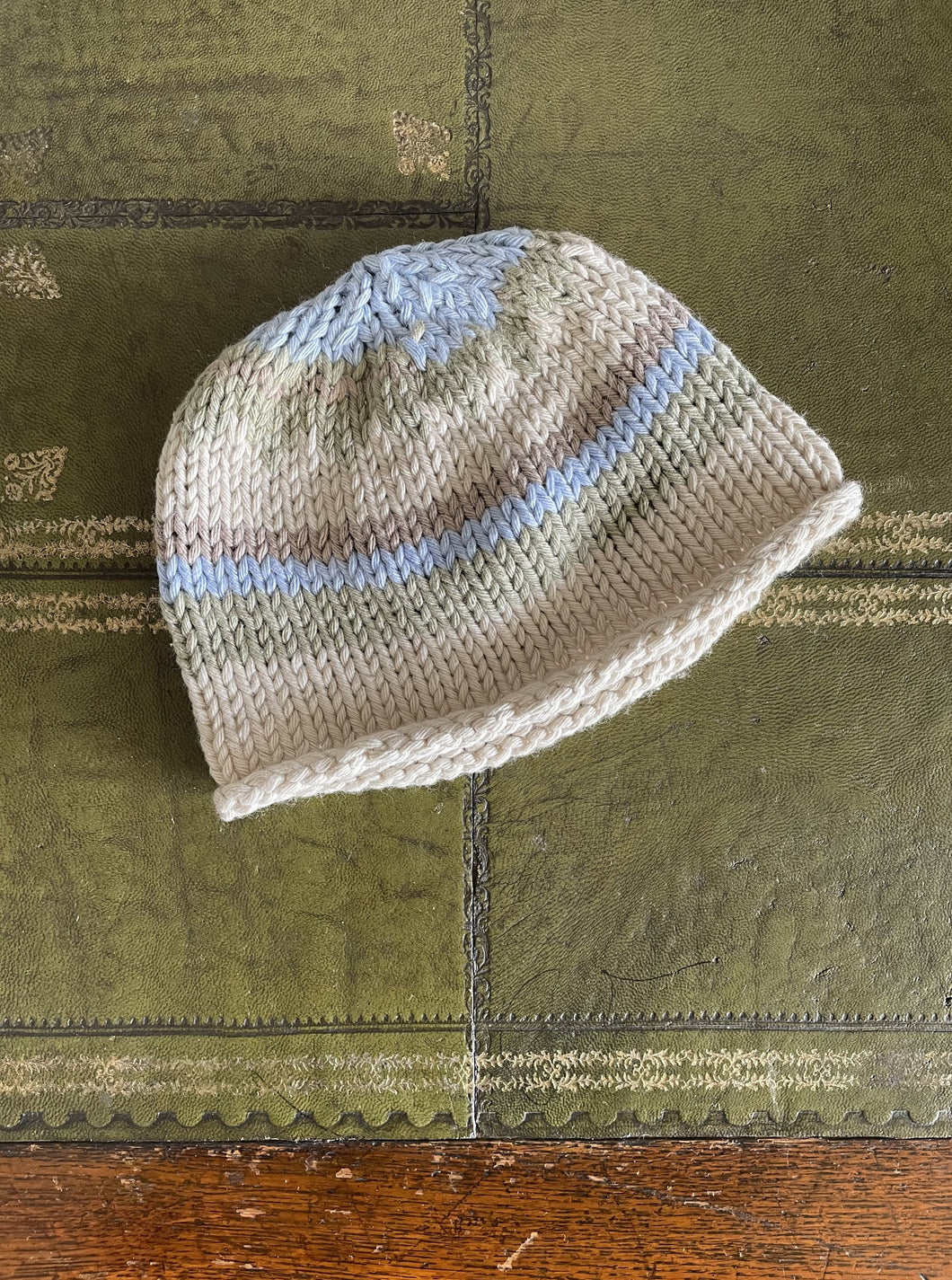 Hand-knitted beanie | months 0-3